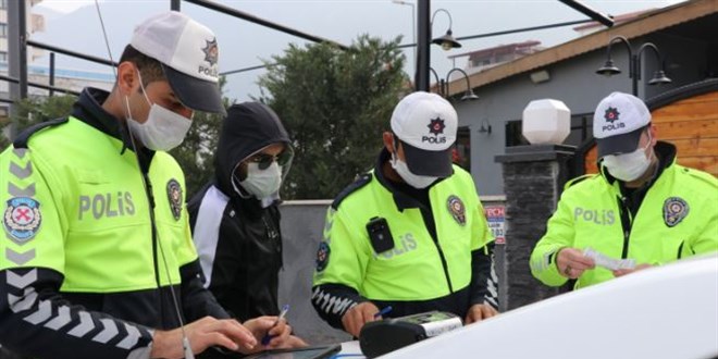 Ehliyetsiz araç kullanan sürücüye 8 bin 250 lira ceza