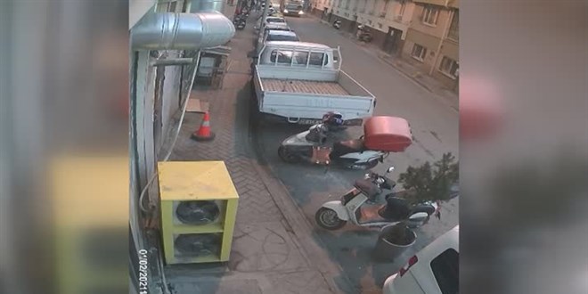 Lokantanın önünden motosiklet çalan şüpheli, bisikletini bırakıp kaçtı