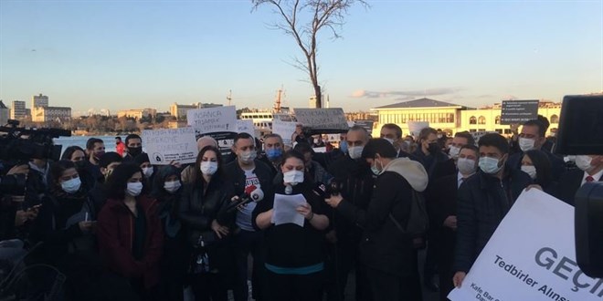Esnaf eylem yaptı: İşyerlerimiz açılsın