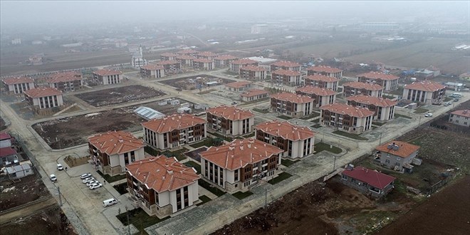 Elazığ'da depremzedeler modern konutlarına kavuşuyor