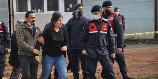 Kendisini darbeden kocasını av tüfeğiyle öldürdü