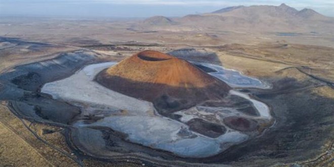 'D�nya'n�n nazar boncu�u' Meke G�l�, haritadan silinme noktas�nda