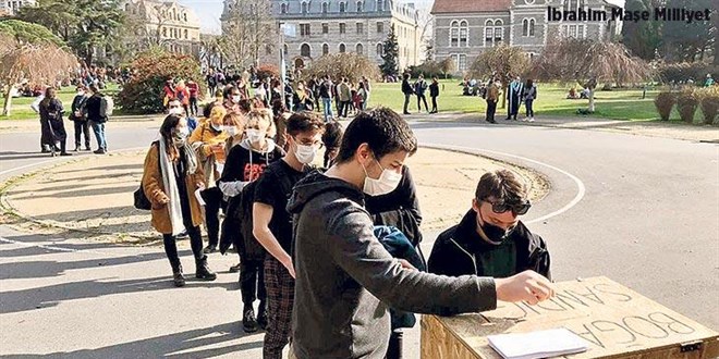 Referandum sandığı Boğaziçi'nde kuruldu