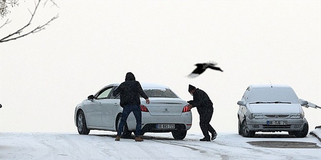 Meteoroloji uyard: Ankara'ya kar geliyor