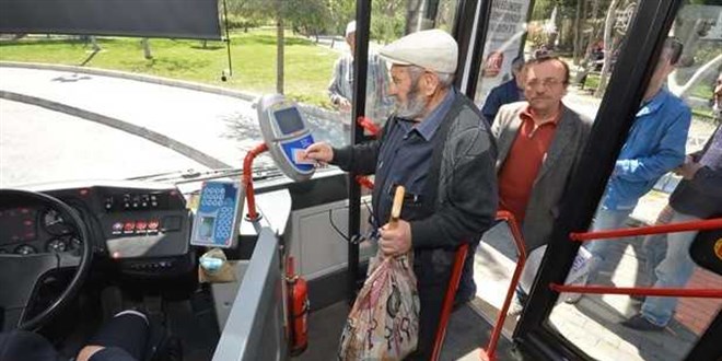 İstanbul'da 65 yaş üstü ve 20 yaş altı toplu taşımaya binemeyecek