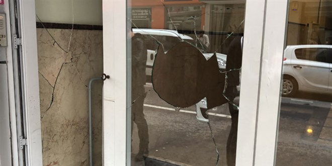 Yalova AK Parti İl Başkanlığı binasına saldırı