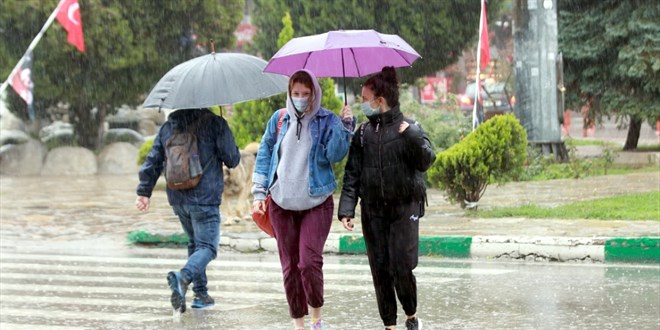 Trakya'da sağanak etkili oluyor
