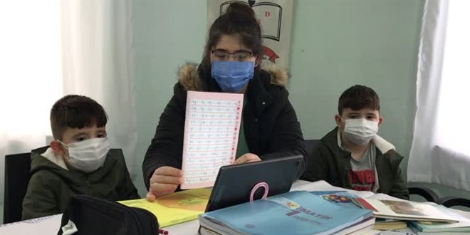 EBA destek noktasına dönüştürülen köy muhtarlığı çocukların hizmetinde
