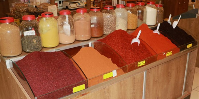 Karabibere irmik, suma�a kepek, toz bibere g�da boyas� kat�ld��� iddias�