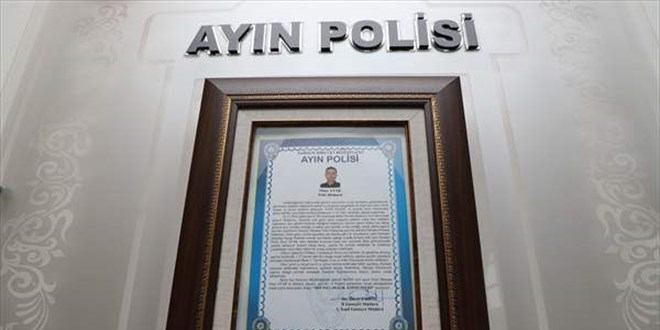 Doktora bıçakla saldıranı etkisiz hale getirmişti... 'Ayın polisi' seçildi