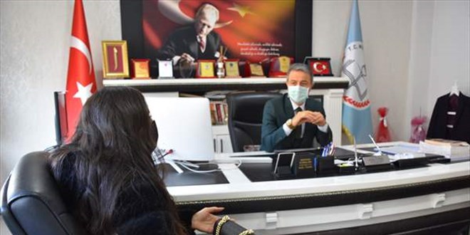 ��retmenler s�yledikleri t�rk�ye �ektikleri kliple sa�l�k��lara destek verdi