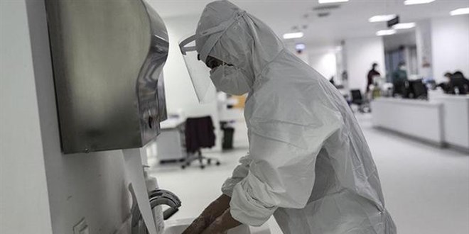 Dünya genelinde 2 bin 200'den fazla hemşire yaşamını yitirdi