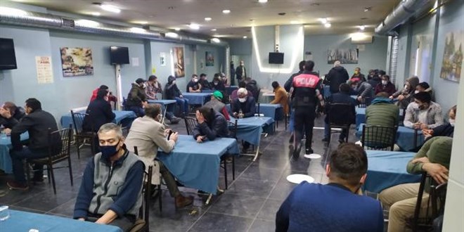 Mersin'de kumar oynayan 40 kişiye 126 bin lira ceza