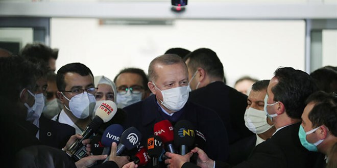Erdoğan: Sağlık personelinin gayreti nezdimizde karşılıksız kalmayacak