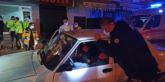 Bursa'da iki arkadaş araç içerisinde pompalı tüfekle öldürüldü
