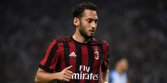 Milli futbolcu Hakan Çalhanoğlu koronavirüse yakalandı
