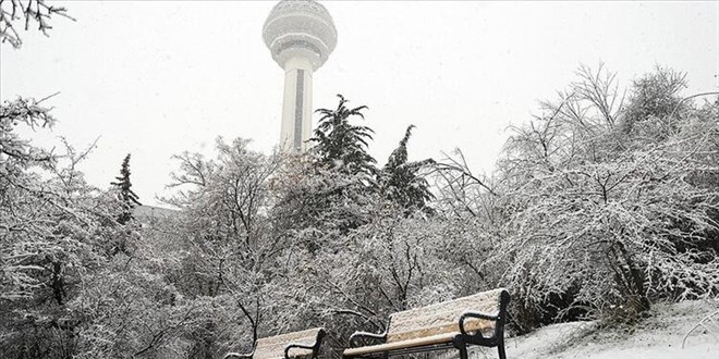 Ankara Valilii buzlanmaya kar vatandalar uyard