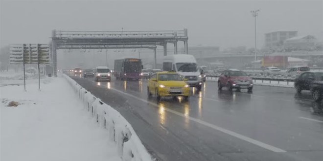 İstanbul'da trafik yoğunluğu yaşanıyor