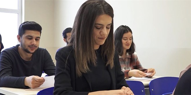 Üniversiteden, sağlık çalışanları için duygu dolu video