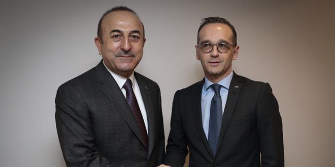 Bakan Çavuşoğlu ve mevkidaşı Heiko Maas'tan gülümseten Mesut Özil diyaloğu