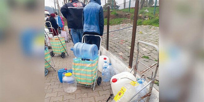Belediye snmac kamplarna 1,5 yldr su vermiyor