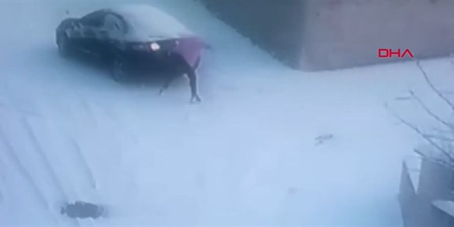 Kayan otomobilini durdurmak isterken canından oluyordu