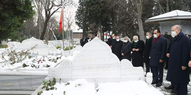 Cumhurbakan Erdoan, Erbakan'n kabrini ziyaret etti