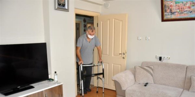 ALS hastası ambulans şoförüne evinde koronavirüs aşısı