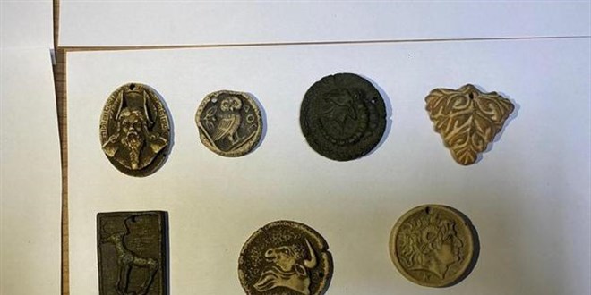90 parça tarihi eser ele geçirildi