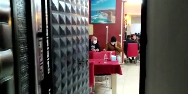 Eskişehir'de kumar oynanan dernek binasındaki 29 kişiye para cezası
