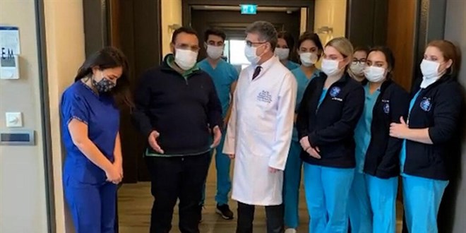Koronavirüse yakalanan ünlü sunucudan haber var!
