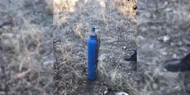 Mardin'de PKK'lı teröristlerce toprağa gizlenmiş malzemeler ele geçirildi