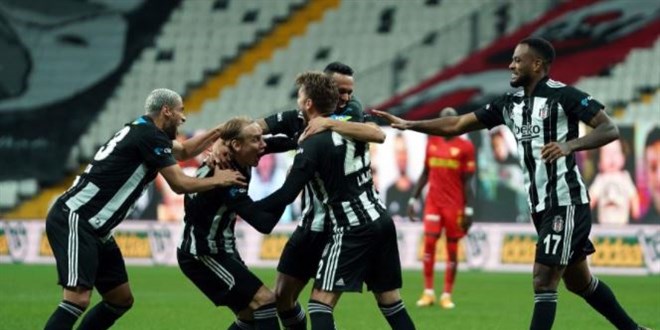 Beşiktaş, Süper Lig'in ilk yarısını lider tamamladı