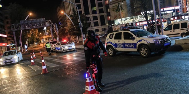 Türkiye genelinde hafta sonu uygulanan sokağa çıkma kısıtlaması sona erdi