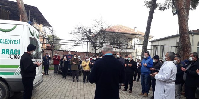 Emekli hemşire koronavirüse yenildi
