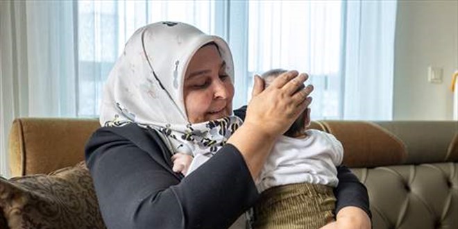 Üç çocuk annesi milletvekili, bir çocuğa daha gönlünü açtı