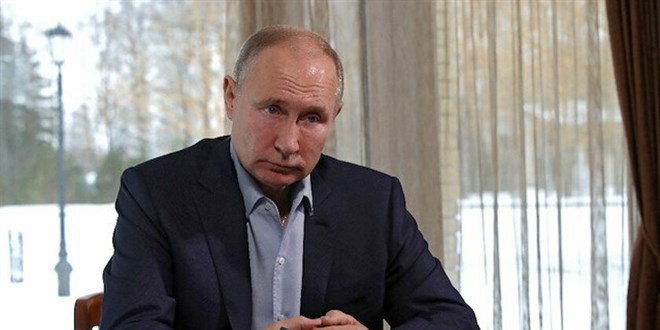 Putin, milyar dolarlk saray olduu iddialarn yalanlad