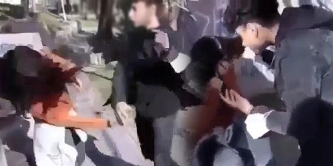 Çocuk yaşta sevgilisini darp etti, görüntüler yayılınca gözaltına alındı