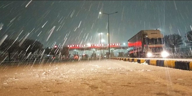 Kar, Balkanlardan giriş yaptı. Edirne beyaza büründü