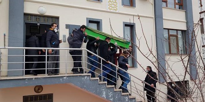 Öğretmen ve polis karı koca evlerinde ölü bulundu