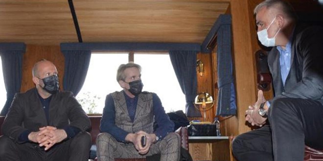 Kltr ve Turizm Bakan Mehmet Nuri Ersoy, film setini ziyaret etti