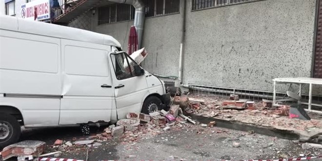 Bahçelievler'de bir iş yerinde patlama meydana geldi