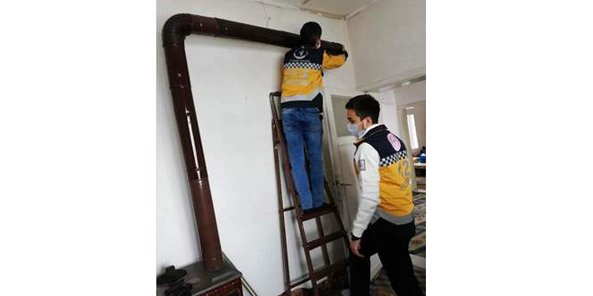 A iin giden salk ekibi, yal iftin sobasn kurdu