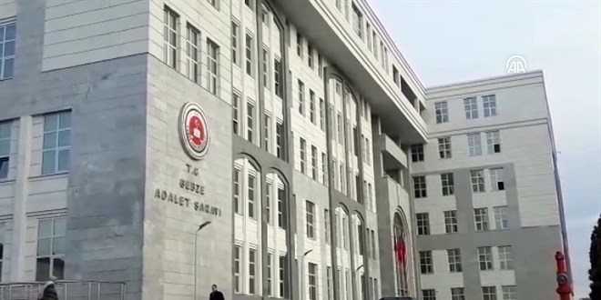 Rüşvet aldığı iddia edilen 6 polis ve 1 avukat tutuklandı