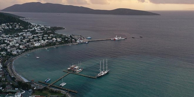 Bodrum'da yağış sonrası denizin rengi değişti