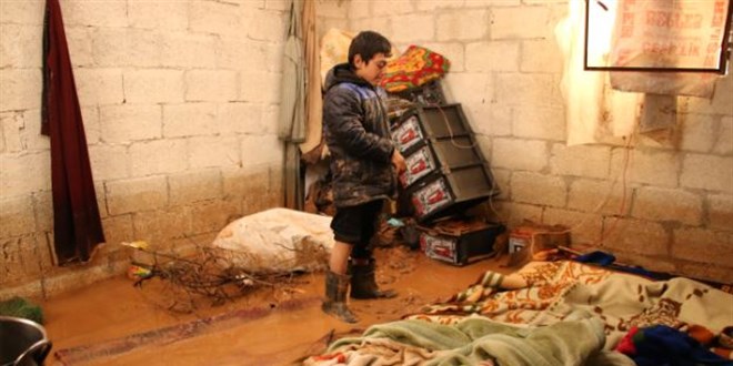 Afrin'de kamp su bast, ok sayda snmac madur oldu