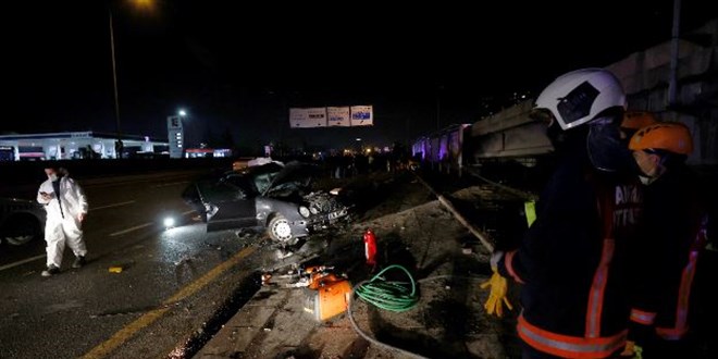 Ankara'da zincirleme trafik kazas: 1 l, 3 yaral