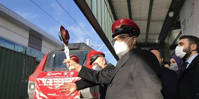 Rusya'ya gidecek ilk ihracat blok treni Gürcistan'a uğurlandı