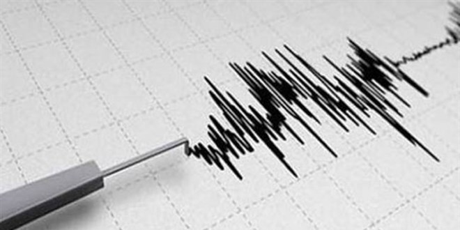 İzmir Karaburun'da 5.1 şiddetinde deprem
