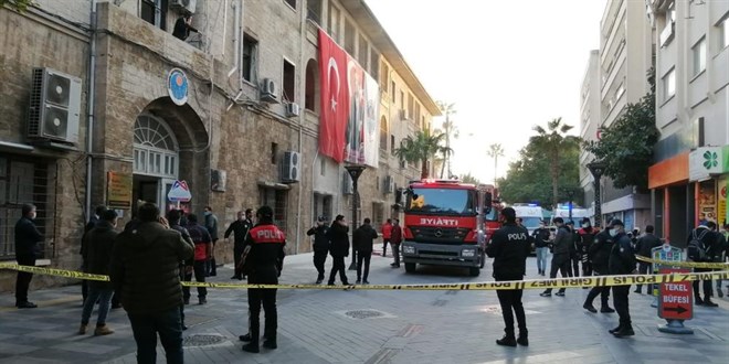 Belediyedeki yangını işten çıkarılan itfaiye eri çıkarmış